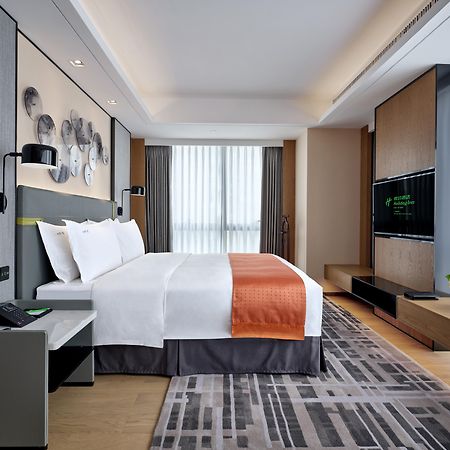 Holiday Inn Guangzhou South Lake Hotel - Ideal For Business & Leisure Luaran gambar
